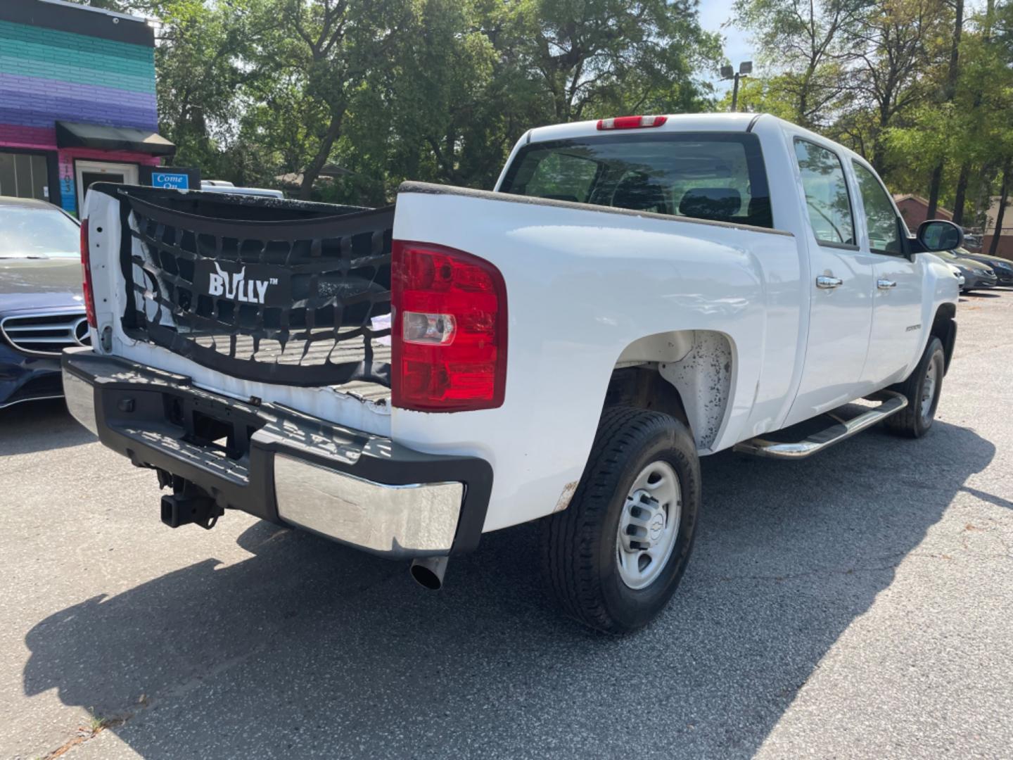 2008 WHITE CHEVROLET SILVERADO 2500H WORK TRUCK (1GCHK23KX8F) with an 6.0L engine, Automatic transmission, located at 5103 Dorchester Rd., Charleston, SC, 29418-5607, (843) 767-1122, 36.245171, -115.228050 - Well Maintained, Local Trade-in with CD/AUX/AM/FM, Cold Cold A/C, Easy-clean Vinyl Floor, Keyless Entry, Tow Package, Clean CarFax (no accidents reported!), Certified One Owner!! 171k miles Located at New Life Auto Sales! 2023 WINNER for Post & Courier's Charleston's Choice Pre-owned Car Dealer AND - Photo#6